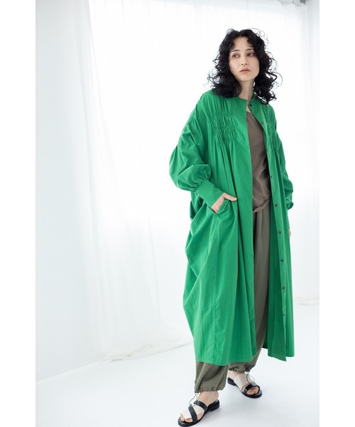 OSMOSIS(オズモーシス)の「ギャザーコクーンワンピース(ワンピース・レディース・グリーン/チャコール/ライトベージュ・ONE SIZE)」の4枚目の写真