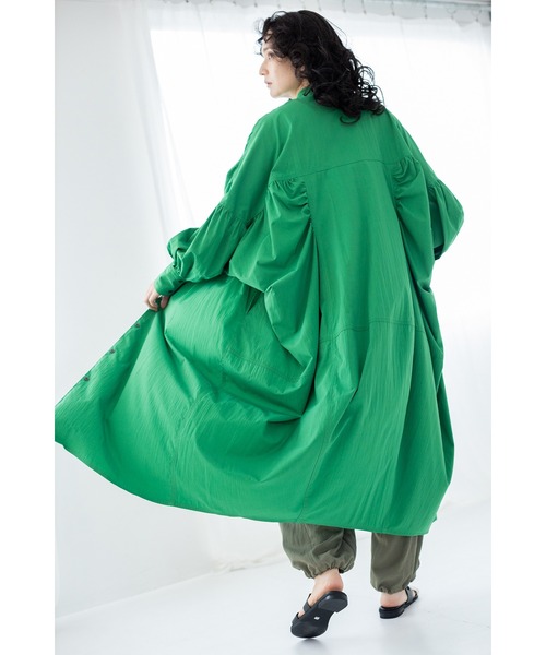 OSMOSIS(オズモーシス)の「ギャザーコクーンワンピース(ワンピース・レディース・グリーン/チャコール/ライトベージュ・ONE SIZE)」の6枚目の写真