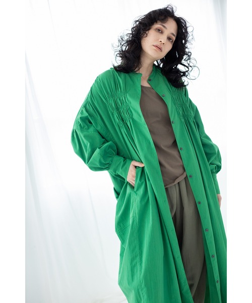 OSMOSIS(オズモーシス)の「ギャザーコクーンワンピース(ワンピース・レディース・グリーン/チャコール/ライトベージュ・ONE SIZE)」の9枚目の写真