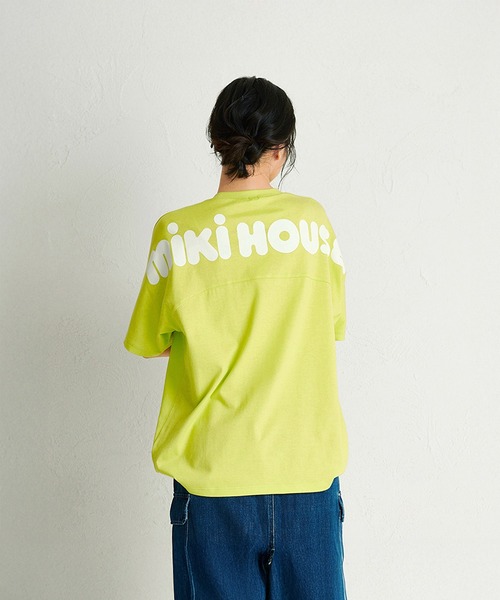MIKI HOUSE(ミキハウス)の「【WEB限定】バックロゴ半袖Tシャツ(大人用)(Tシャツ/カットソー・レディース・イエロー/パープル/レッド/グリーン/ホワイト/ライトグリーン/ネイビー/ブルー・L(175-185cm)/M(165-175cm)/S(155-165cm))」の4枚目の写真