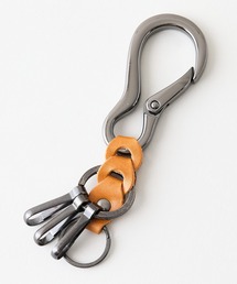 UNIIT（ユニット）の「栃木レザー 編みベルト付き ダルマカラビナ キーホルダー 日本製（キーホルダー）」