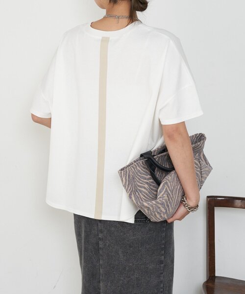 Jena espace merveilleux（ジェナ　エスパスメルヴェイユ）の「【ポンチョシルエットで可愛い／大人Tシャツ】バックテープカットソー（Tシャツ/カットソー・レディース・ライトグレー/チャコールグレー/オフホワイト・2/1）」の4枚目の写真