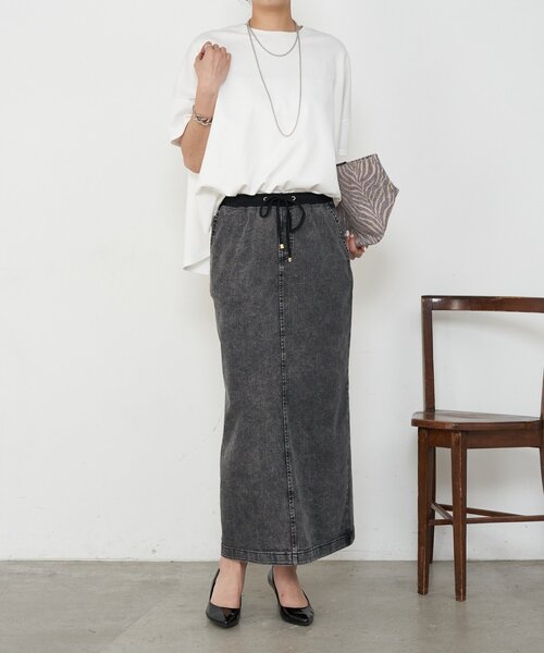 Jena espace merveilleux（ジェナ　エスパスメルヴェイユ）の「【ポンチョシルエットで可愛い／大人Tシャツ】バックテープカットソー（Tシャツ/カットソー・レディース・ライトグレー/チャコールグレー/オフホワイト・2/1）」の6枚目の写真