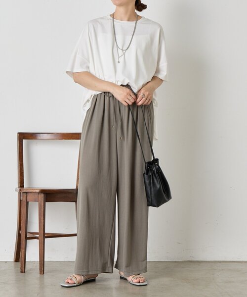 Jena espace merveilleux（ジェナ　エスパスメルヴェイユ）の「【ポンチョシルエットで可愛い／大人Tシャツ】バックテープカットソー（Tシャツ/カットソー・レディース・ライトグレー/チャコールグレー/オフホワイト・2/1）」の21枚目の写真