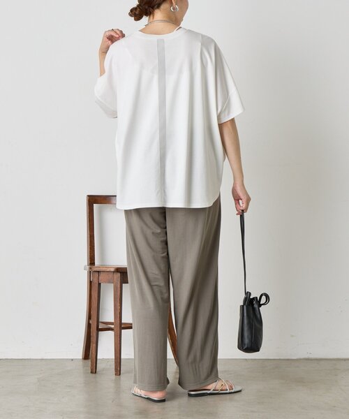 Jena espace merveilleux（ジェナ　エスパスメルヴェイユ）の「【ポンチョシルエットで可愛い／大人Tシャツ】バックテープカットソー（Tシャツ/カットソー・レディース・ライトグレー/チャコールグレー/オフホワイト・2/1）」の22枚目の写真