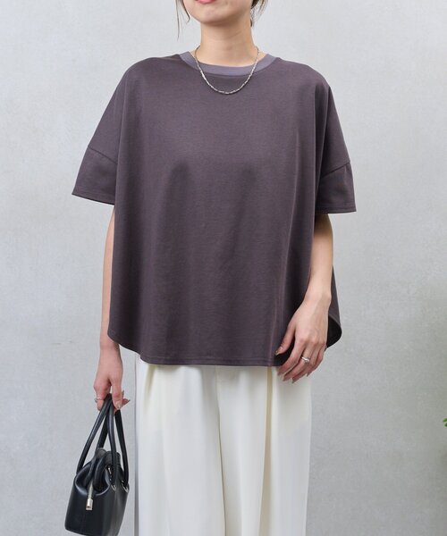 Jena espace merveilleux(ジェナ エスパスメルヴェイユ)の「【Tシャツなのに⁉ほんのりツヤ感ポンチョT】バックテープカットソー(Tシャツ/カットソー・レディース・ライトグレー/チャコールグレー/オフホワイト/ブラック/ブルー系その他・2/1)」の13枚目の写真