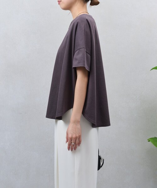 Jena espace merveilleux(ジェナ エスパスメルヴェイユ)の「【Tシャツなのに⁉ほんのりツヤ感ポンチョT】バックテープカットソー(Tシャツ/カットソー・レディース・ライトグレー/チャコールグレー/オフホワイト/ブラック/ブルー系その他・2/1)」の14枚目の写真