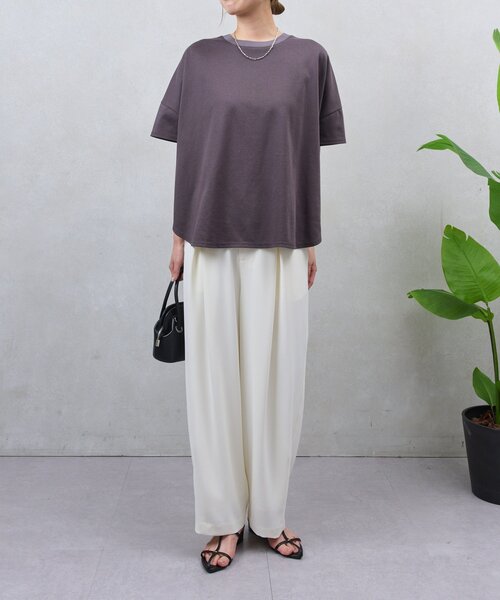 Jena espace merveilleux(ジェナ エスパスメルヴェイユ)の「【Tシャツなのに⁉ほんのりツヤ感ポンチョT】バックテープカットソー(Tシャツ/カットソー・レディース・ライトグレー/チャコールグレー/オフホワイト/ブラック/ブルー系その他・2/1)」の18枚目の写真