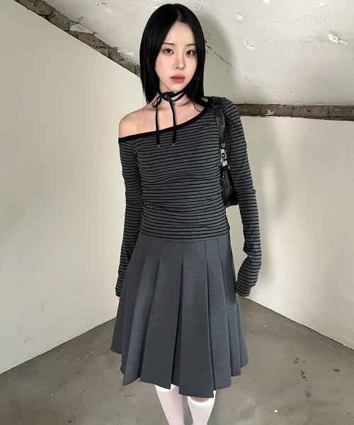 4INT.(フォイント)の「【ベルト付き】 クラシック Aライン プリーツ ミディ スカート(スカート・レディース・チャコールグレー/ブラック・M/S)」の20枚目の写真