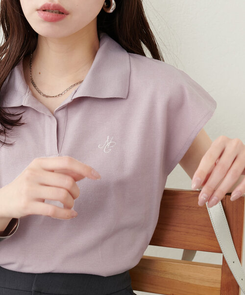 natural couture(ナチュラルクチュール)の「刺繍入りフレンチスリーブポロシャツ(Tシャツ/カットソー・レディース・ピンク/ベージュ/オフホワイト/グレー/ブラック・FREE)」の5枚目の写真