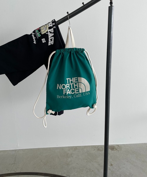 THE NORTH FACE(ザノースフェイス)の「【THE NORTH FACE】BIG LOGO STRING BAG(バックパック/リュック・レディース・ブラック/アイボリー/オレンジ/パープル/ピンク/グリーン・FREE)」の13枚目の写真