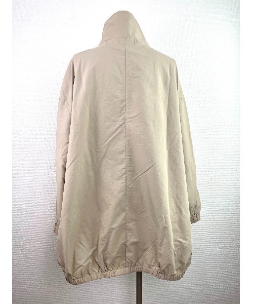 WORLD WIDE LOVE!（ワールドワイドラブ）の「スタンドカラーブルゾン（ブルゾン・レディース・ベージュ/アイボリー/ブラック・1）」の5枚目の写真