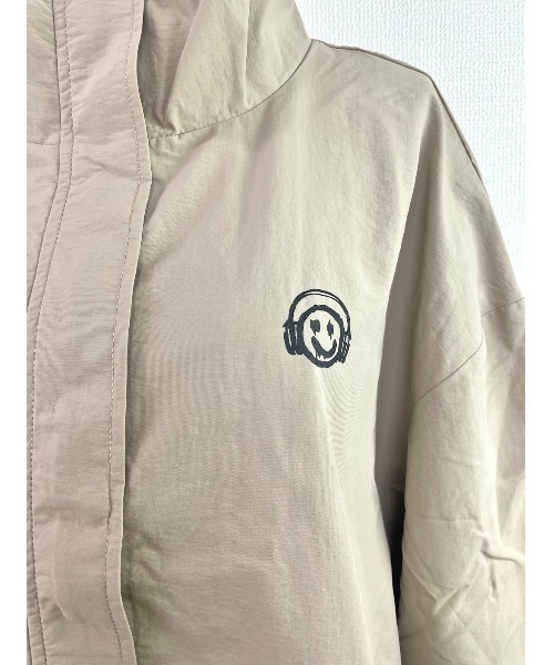 WORLD WIDE LOVE!（ワールドワイドラブ）の「スタンドカラーブルゾン（ブルゾン・レディース・ベージュ/アイボリー/ブラック・1）」の7枚目の写真