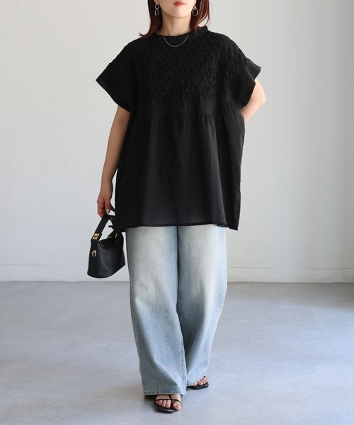 Riberry（リベリー）の「インド綿スモッキング刺繍フレアブラウス（シャツ/ブラウス・レディース・ブラック/オフホワイト・MEDIUM）」の8枚目の写真