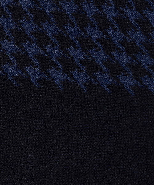 COMME CA ISM(コムサイズム)の「マイクロ千鳥柄 アンクルソックス(ソックス/靴下・メンズ・チャコール/ネイビー/ブラック・25-27CM)」の9枚目の写真