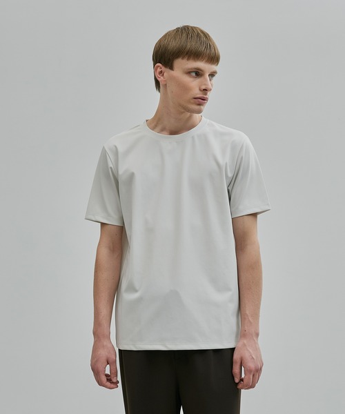 UNITED TOKYO（ユナイテッドトウキョウ）の「QUICKDRY レギュラーTシャツ　日本製｜コンパクトT｜高機能｜速乾（Tシャツ/カットソー・メンズ・ホワイト/ダークグレー/ブラック/カーキ/グレイッシュベージュ/ライトグレー・1/2/3/4）」の3枚目の写真