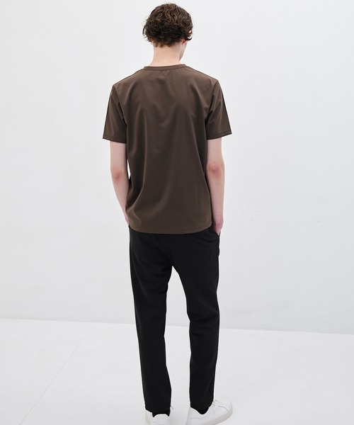 UNITED TOKYO（ユナイテッドトウキョウ）の「QUICKDRY レギュラーTシャツ　日本製｜コンパクトT｜高機能｜速乾（Tシャツ/カットソー・メンズ・ホワイト/ダークグレー/ブラック/カーキ/グレイッシュベージュ/ライトグレー・1/2/3/4）」の11枚目の写真