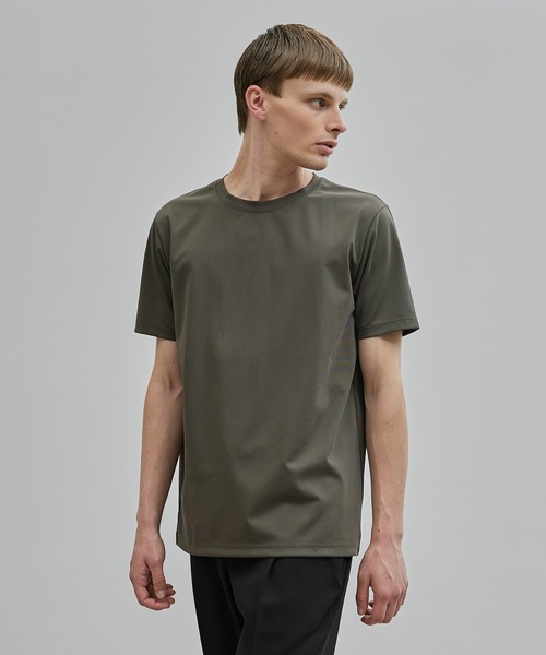 UNITED TOKYO(ユナイテッドトウキョウ)の「【残りわずか】QUICKDRY レギュラーTシャツ 日本製|高機能|速乾|防シワ|ヨレない|夏服|インナー(Tシャツ/カットソー・メンズ・ホワイト/ダークグレー/ブラック/カーキ/グレイッシュベージュ/ライトグレー・1/2/3/4)」の20枚目の写真