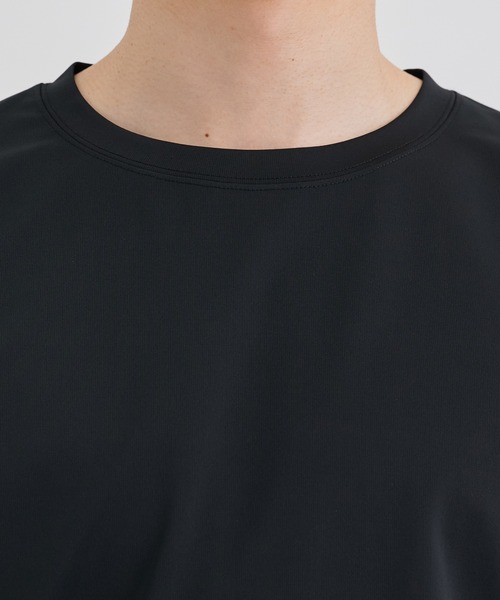 UNITED TOKYO(ユナイテッドトウキョウ)の「【残りわずか】QUICKDRY レギュラーTシャツ 日本製|高機能|速乾|防シワ|ヨレない|夏服|インナー(Tシャツ/カットソー・メンズ・ホワイト/ダークグレー/ブラック/カーキ/グレイッシュベージュ/ライトグレー・1/2/3/4)」の17枚目の写真
