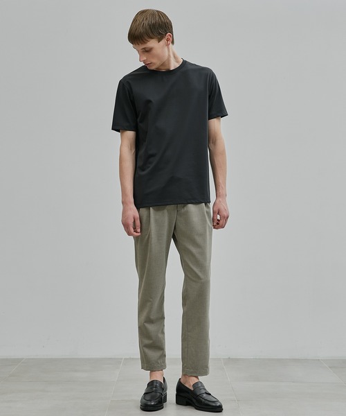 UNITED TOKYO(ユナイテッドトウキョウ)の「【残りわずか】QUICKDRY レギュラーTシャツ 日本製|高機能|速乾|防シワ|ヨレない|夏服|インナー(Tシャツ/カットソー・メンズ・ホワイト/ダークグレー/ブラック/カーキ/グレイッシュベージュ/ライトグレー・1/2/3/4)」の7枚目の写真