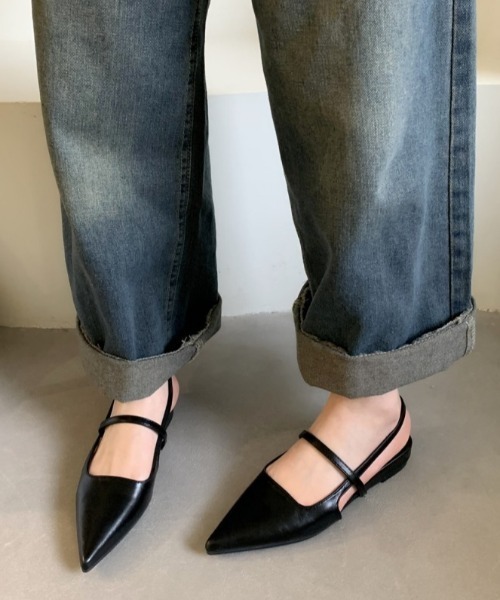 AMELY(エミリー)の「フラットストラップパンプス(パンプス・レディース・ブラック/アイボリー/レッド/キャメル・35/36/37/38/39/40)」の7枚目の写真