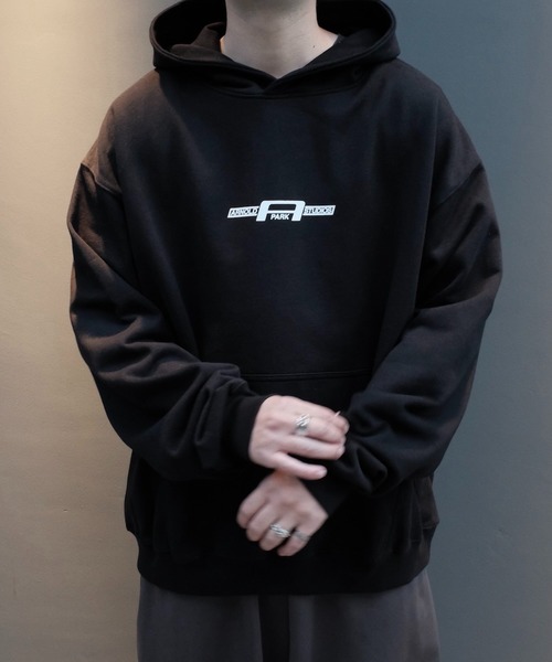 2AM(ツーエイエム)の「ARNOLD PARK STUDIOS / GASKET LOGO HOODIE(パーカー・メンズ・ブラック・X-LARGE)」の5枚目の写真