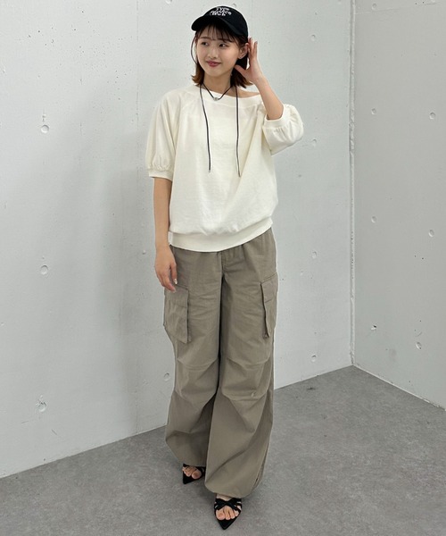 archives（アルシーヴ）の「ピグメントオフショルミドルスウェット（スウェット・レディース・ブラウン/ネイビー/アイボリー・MEDIUM）」の6枚目の写真