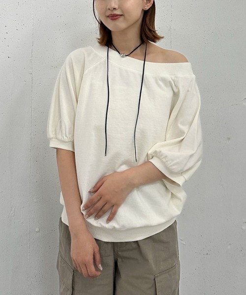 archives（アルシーヴ）の「ピグメントオフショルミドルスウェット（スウェット・レディース・ブラウン/ネイビー/アイボリー・MEDIUM）」の10枚目の写真