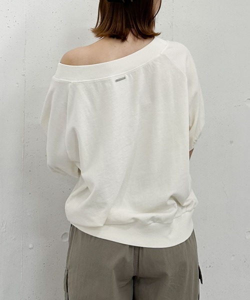 archives（アルシーヴ）の「ピグメントオフショルミドルスウェット（スウェット・レディース・ブラウン/ネイビー/アイボリー・MEDIUM）」の8枚目の写真