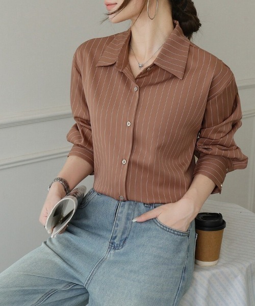 Beststore(ベストストア)の「【全10色】ストライプ スキッパー 秋冬 シャツ ブラウス 長袖 抜き襟 オフィス カジュアル(シャツ/ブラウス・レディース・ブラック/ネイビー/ホワイト/ベージュ/グレー/ブルー/ライトグレー/セージグリーン/ピンクベージュ/ブラウン・M/L)」の15枚目の写真