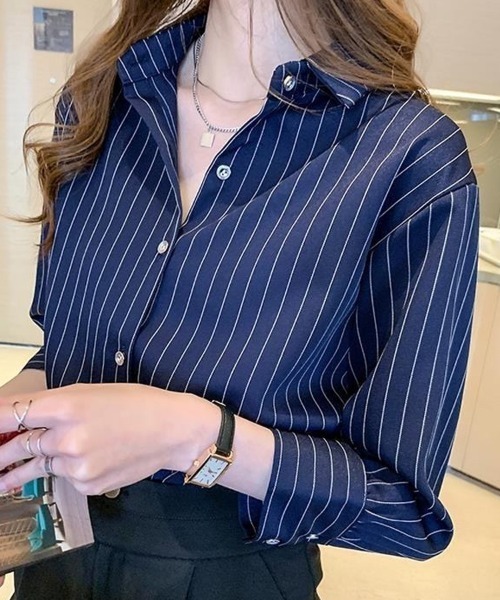 Beststore(ベストストア)の「【全10色】ストライプ スキッパー 秋冬 シャツ ブラウス 長袖 抜き襟 オフィス カジュアル(シャツ/ブラウス・レディース・ブラック/ネイビー/ホワイト/ベージュ/グレー/ブルー/ライトグレー/セージグリーン/ピンクベージュ/ブラウン・M/L)」の22枚目の写真