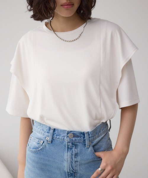 AZUL by moussy(アズールバイマウジー)の「ラッフルカットトップス(Tシャツ/カットソー・レディース・オフホワイト/ブルー/ブラック/ライトグレー・SMALL/MEDIUM)」の1枚目の写真