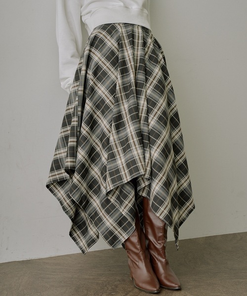 [tricot CdG] ハンカチーフヘムスカート NEWITEM】 〈ハンカチーフヘムスカート〉 NOS展でお披露目し、ご好評