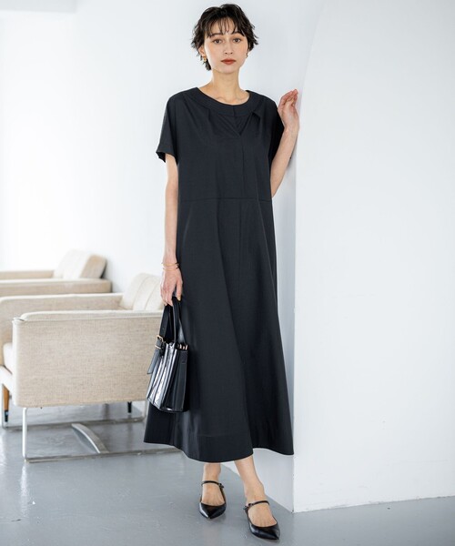 23区 L(ニジュウサンクオオキイサイズ)の「【一部店舗限定/UVカット/洗える】タイプライター サック風 ワンピース(ワンピース・レディース・グレー系/ネイビー系/黄土色系・44/46)」の10枚目の写真