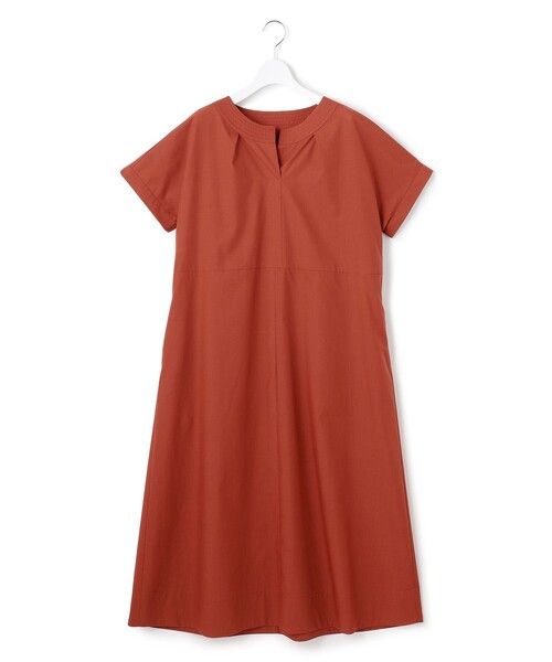 23区 L(ニジュウサンクオオキイサイズ)の「【一部店舗限定/UVカット/洗える】タイプライター サック風 ワンピース(ワンピース・レディース・グレー系/ネイビー系/黄土色系・44/46)」の16枚目の写真
