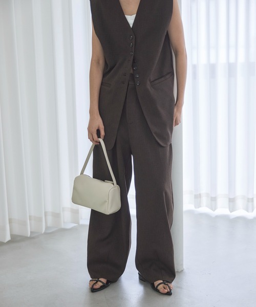 feepur（フェピュール）の「スクエアミニバッグ（ショルダーバッグ・レディース・アイボリー/ブラック・FREE）」の4枚目の写真