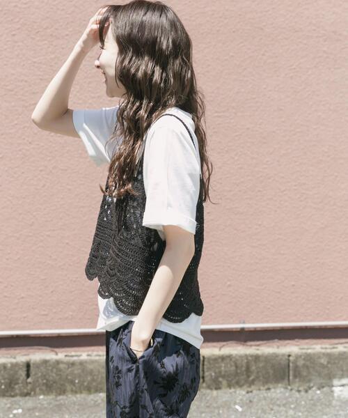 ITEMS URBANRESEARCH（アイテムズ アーバンリサーチ）の「ニットビスチェTシャツセット（Tシャツ/カットソー・レディース・ブラック/ライトベージュ・FREE）」の15枚目の写真