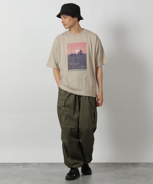 LAKOLE(ラコレ)の「フォト刺繍T / 498738(Tシャツ/カットソー・メンズ・ラベンダー/ホワイト/サンドグレー・MEDIUM/LARGE)」の5枚目の写真