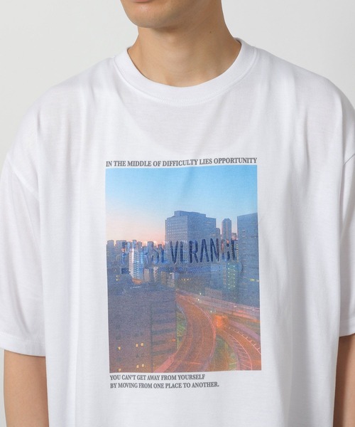 LAKOLE(ラコレ)の「フォト刺繍T / 498738(Tシャツ/カットソー・メンズ・ラベンダー/ホワイト/サンドグレー・MEDIUM/LARGE)」の12枚目の写真