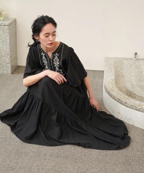 Bab(バブ)の「【S・Mサイズ展開】袖フレアーティアード刺繍ワンピース(ワンピース・レディース・ブラック/アイボリー・MEDIUM/SMALL)」の19枚目の写真