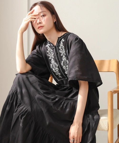 Bab(バブ)の「【S・Mサイズ展開】袖フレアーティアード刺繍ワンピース(ワンピース・レディース・ブラック/アイボリー・MEDIUM/SMALL)」の10枚目の写真