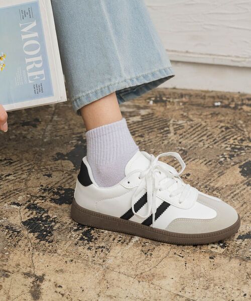 RETRO GIRL(レトロガール)の「ローカットスニーカー(その他シューズ・レディース・ダークブルー/オフホワイト/ブラック・MEDIUM/LARGE)」の1枚目の写真