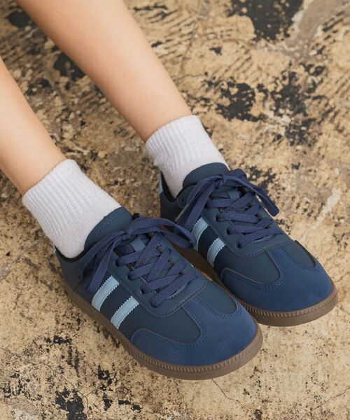 RETRO GIRL(レトロガール)の「ローカットスニーカー(その他シューズ・レディース・ダークブルー/オフホワイト/ブラック・MEDIUM/LARGE)」の10枚目の写真