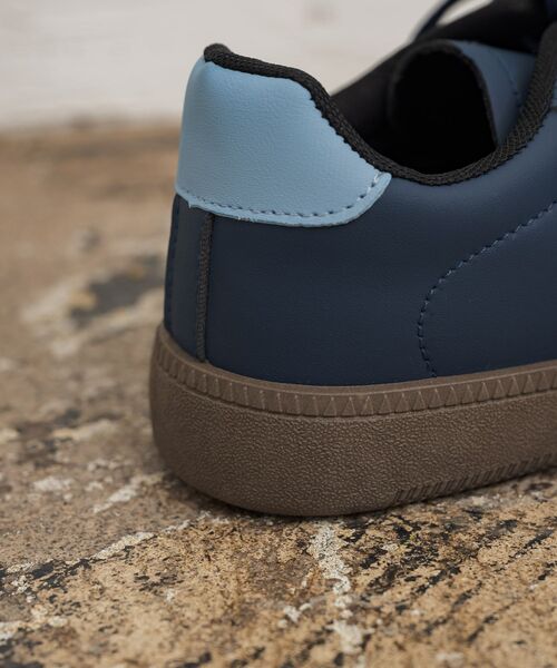 RETRO GIRL(レトロガール)の「ローカットスニーカー(その他シューズ・レディース・ダークブルー/オフホワイト/ブラック・MEDIUM/LARGE)」の15枚目の写真