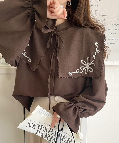 OHGA 刺繍付きケープカラーシャツ　ブラウス セール】【mily bilet】クラシカルさとモダンさを両立。花刺繍ケープ