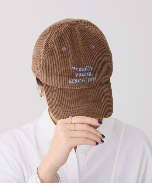 COLLAGE GALLARDAGALANTE(コラージュガリャルダガランテ)の「コーデュロイロゴキャップ(キャップ・レディース・アイボリー/ブラウン・FREE)」の2枚目の写真