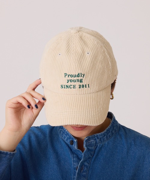 COLLAGE GALLARDAGALANTE(コラージュガリャルダガランテ)の「コーデュロイロゴキャップ(キャップ・レディース・アイボリー/ブラウン・FREE)」の3枚目の写真