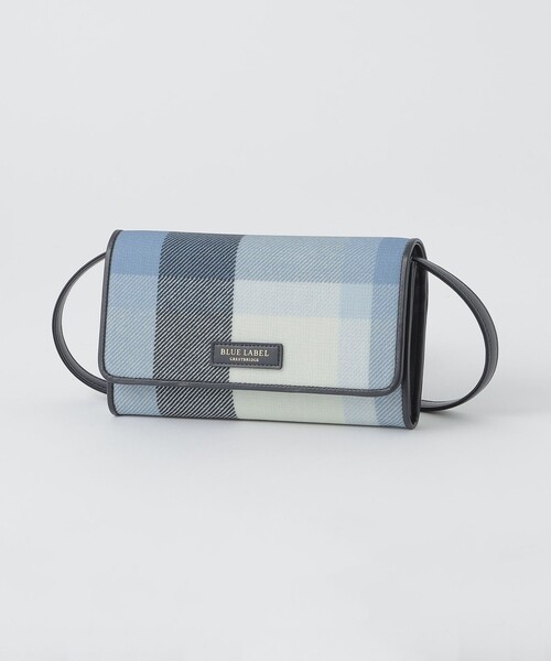 BLUE LABEL CRESTBRIDGE（ブルーレーベルクレストブリッジ）の「クレストブリッジチェックPVCウォレットショルダー（ショルダーバッグ・レディース・レッド/ベージュ系その他/ダークネイビー/ブルー系その他2・FREE）」の4枚目の写真