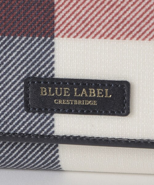 BLUE LABEL CRESTBRIDGE（ブルーレーベルクレストブリッジ）の「クレストブリッジチェックPVCウォレットショルダー（ショルダーバッグ・レディース・レッド/ベージュ系その他/ダークネイビー/ブルー系その他2・FREE）」の5枚目の写真