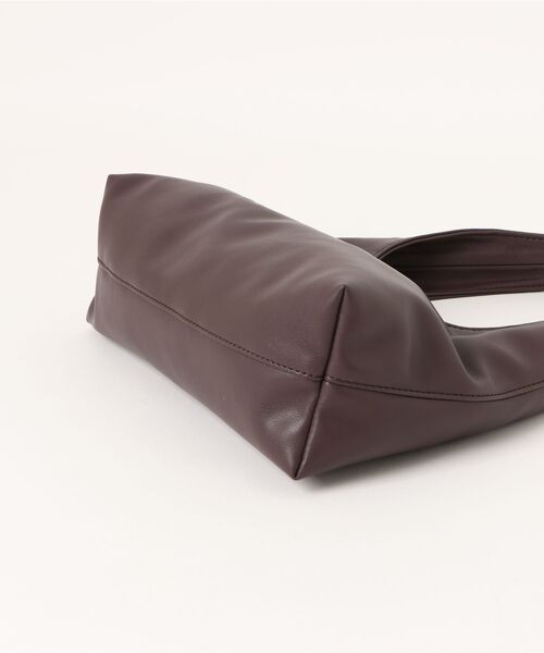 A.P.C.(アーペーセー)の「BABY NINON SHOULDER(ショルダーバッグ・レディース・ブラウン/ブラック・ONESIZE)」の3枚目の写真